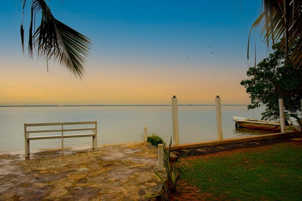 Hiru Lagoon Negombo Luaran gambar