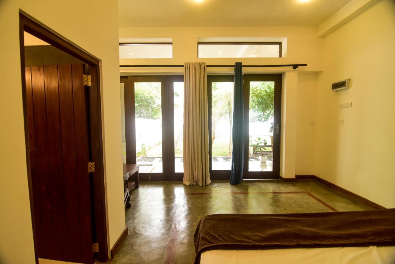 Hiru Lagoon Negombo Luaran gambar