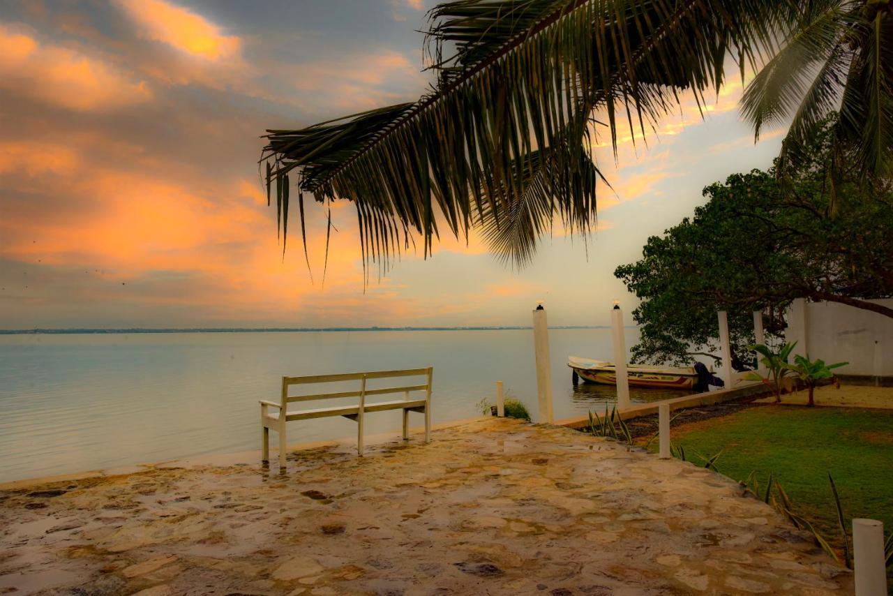 Hiru Lagoon Negombo Luaran gambar